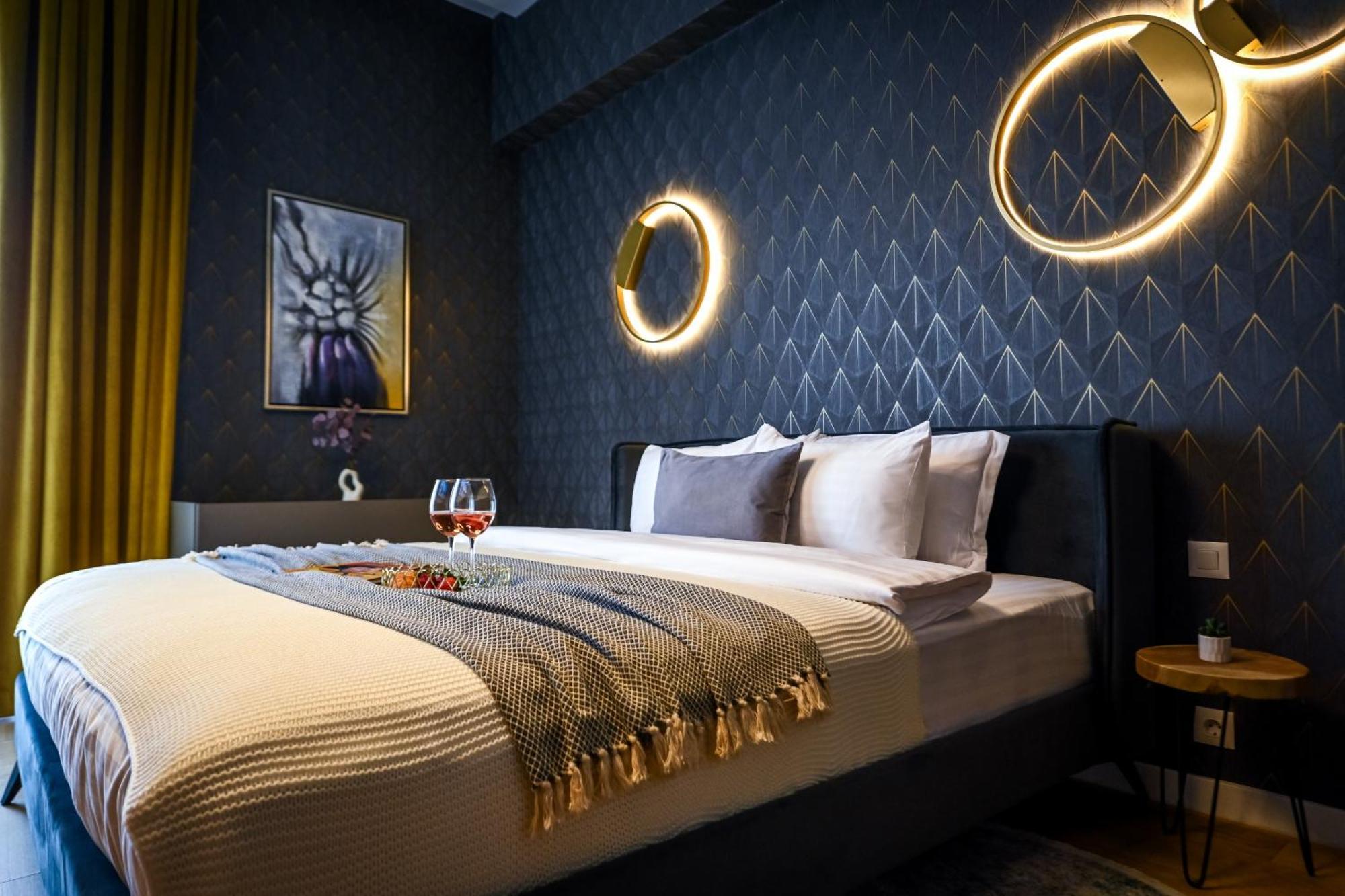 One Verdi Park Exclusive Apartments - Panoramic View & Private Parking Букурещ Стая снимка