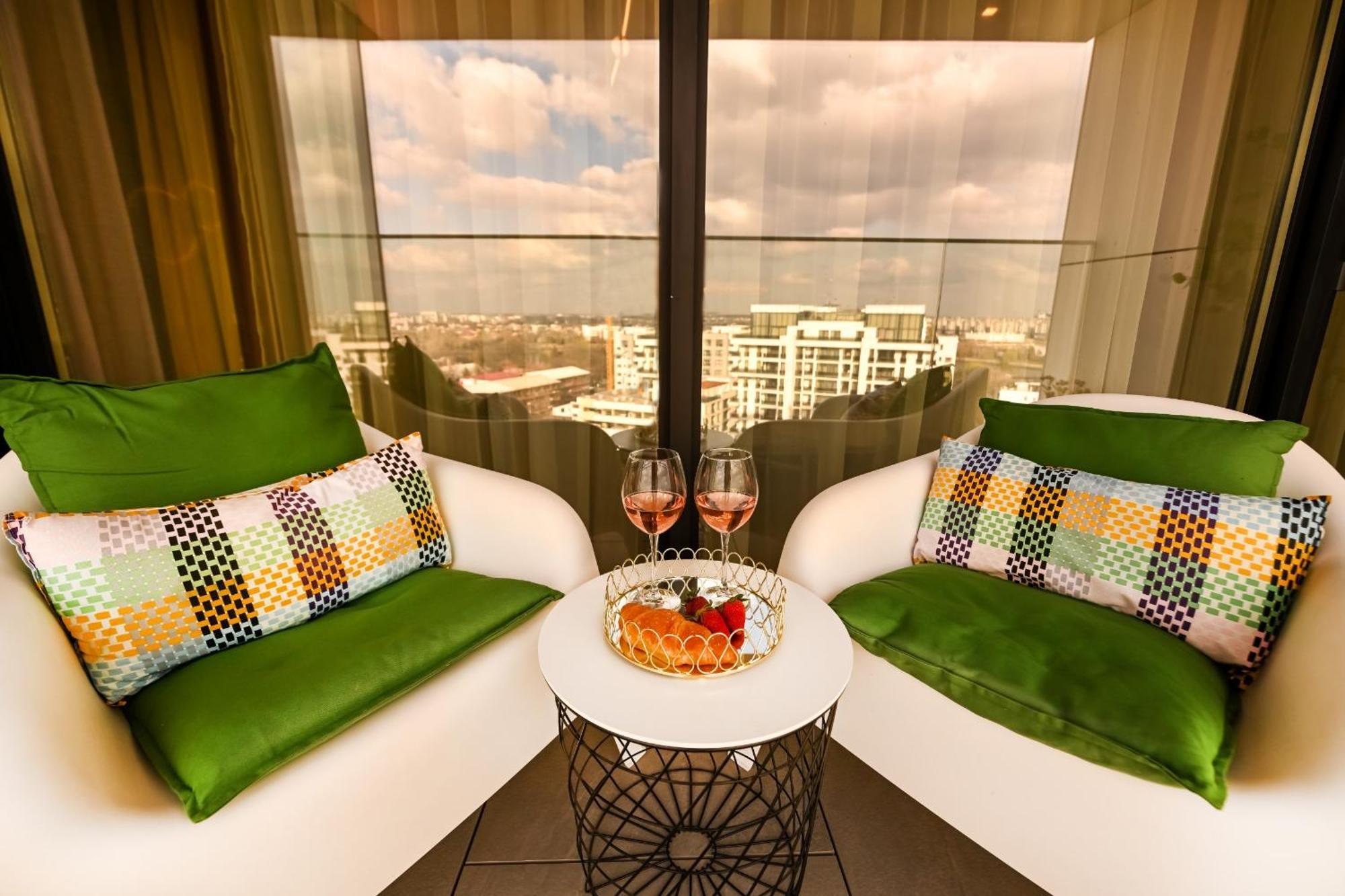 One Verdi Park Exclusive Apartments - Panoramic View & Private Parking Букурещ Екстериор снимка