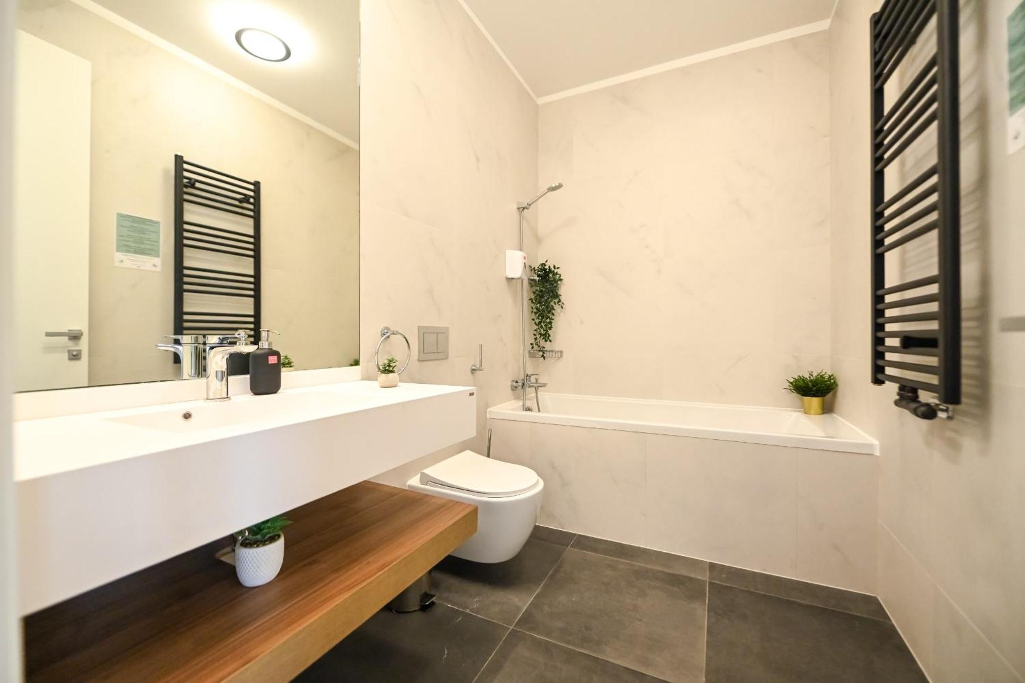 One Verdi Park Exclusive Apartments - Panoramic View & Private Parking Букурещ Екстериор снимка