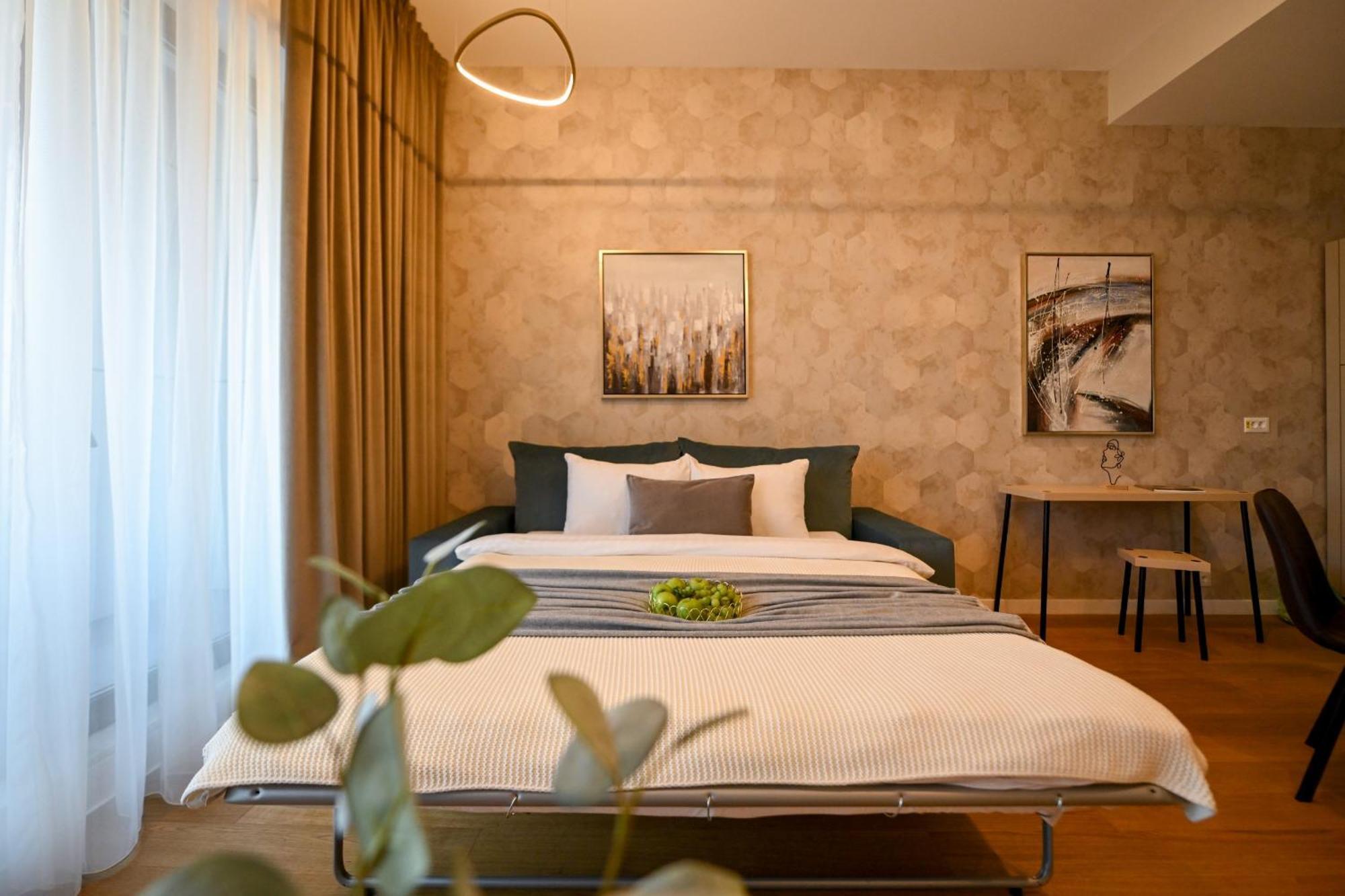One Verdi Park Exclusive Apartments - Panoramic View & Private Parking Букурещ Стая снимка