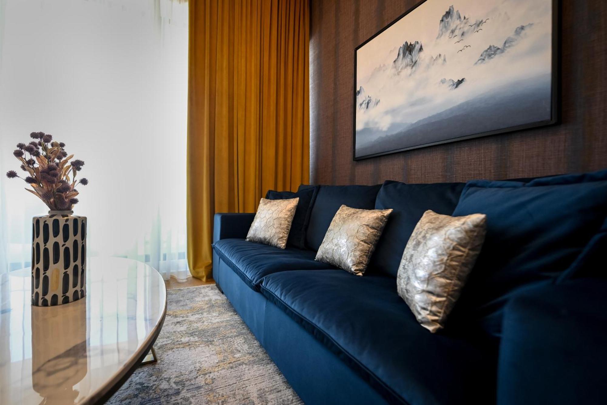 One Verdi Park Exclusive Apartments - Panoramic View & Private Parking Букурещ Стая снимка